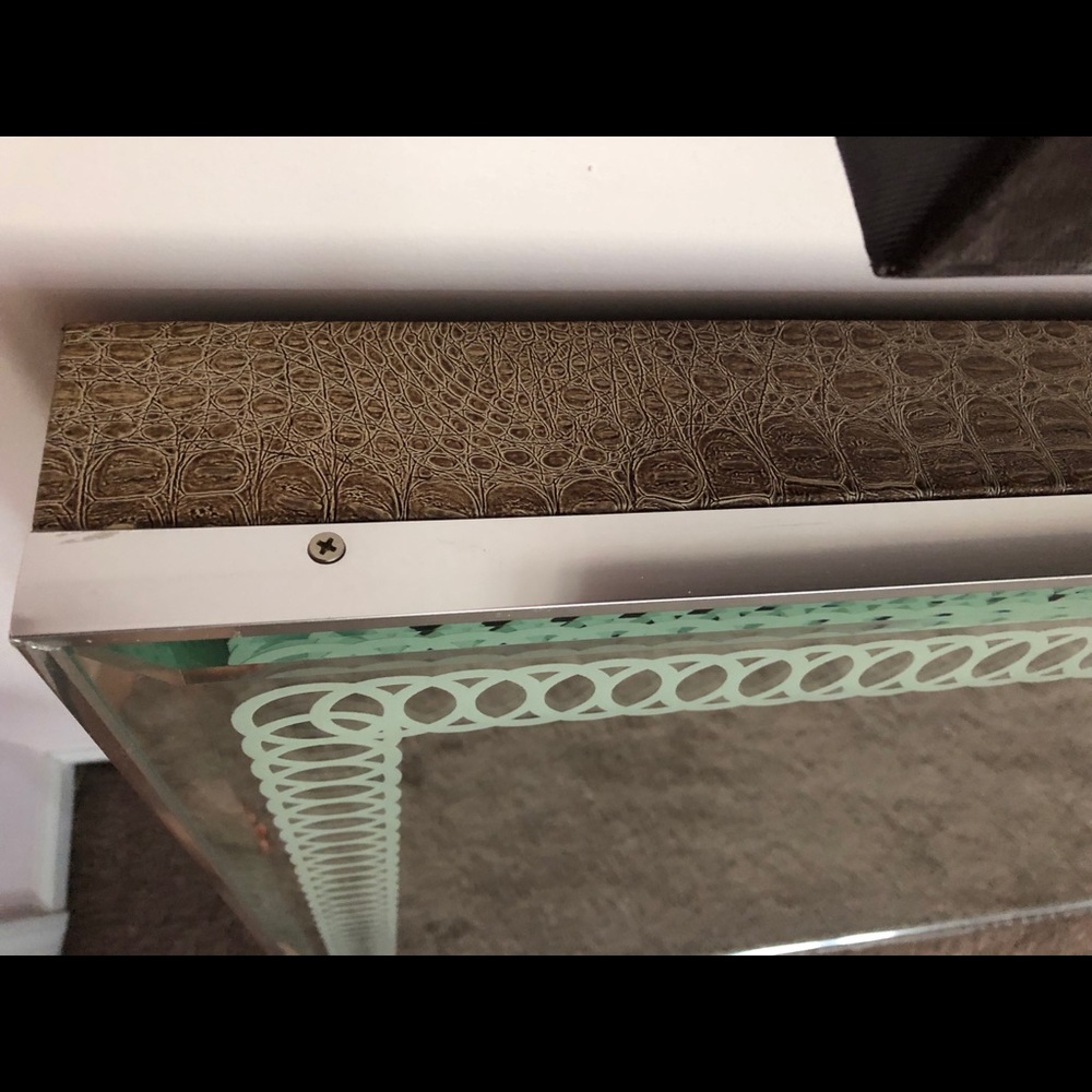 Alligator skin mirror - Picture 2 of 7